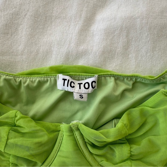 Green Off-Shoulder Ruched Top - Picture 4 of 5